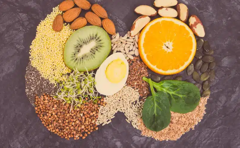 هنالك مجموعة متنوعة من الأغذية التي تؤثر على التوازن الهرموني في الجسم