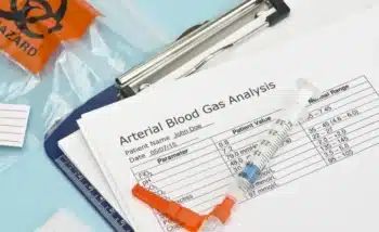 يستخدم تحليل غازات الدم الشرياني في تشخيص العديد من الحالات المرضية